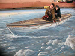Ulla Taylor pavement art Titanic lifeboat with punters Melb MuseumIMG_0932.jpg (102625 bytes)
